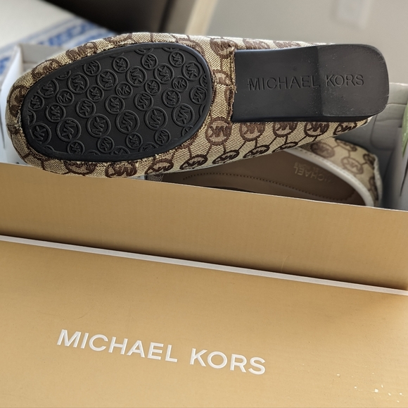 Michael Kors Hamilton Loafer - Picture 4 of 7